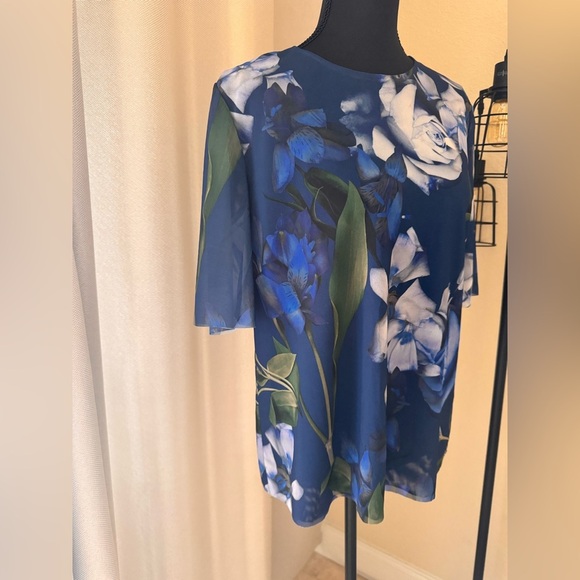 Ted Baker Classic Floral Navy Short Sleeve Size Large Lined Mock Neck Mesh Top - Picture 5 of 8